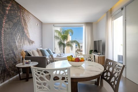 Day, Living room, Seating area, Dining area