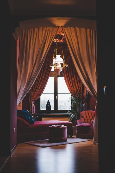 Living room, Photo of the whole room, Seating area
