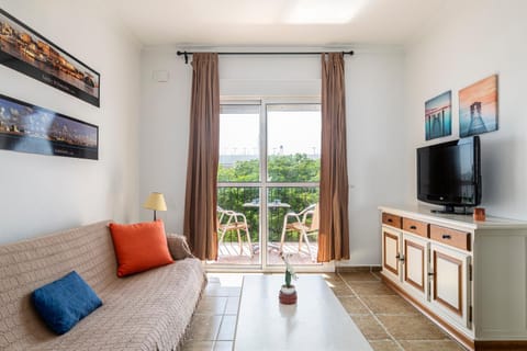 TV and multimedia, Living room, Lounge or bar, trouser press