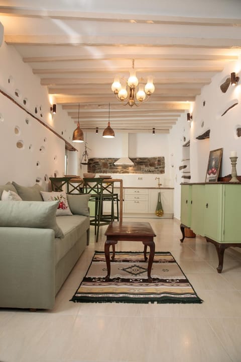 CASA NEL BORGO n.2 House in Naxos