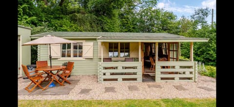 Family friendly sunny Log Cabin Cabin in East Dorset District