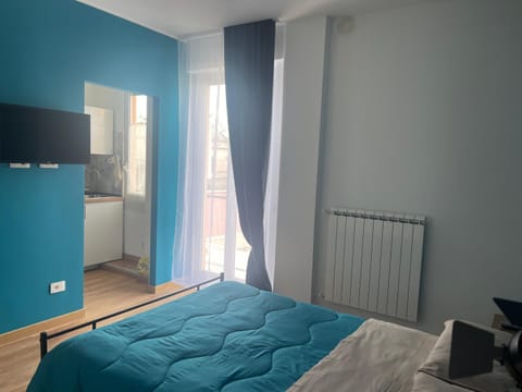 Bed, Photo of the whole room, Bedroom, internet