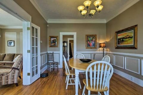 Downtown Boone ON King Street - 2 Bedroom Home House in Boone