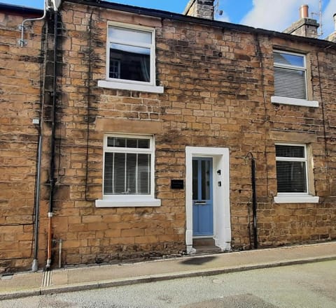 Property building, Day, Street view