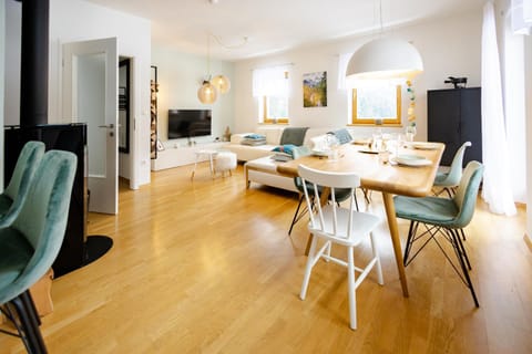 Living room, Dining area