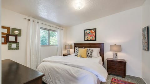 Bed, Bedroom