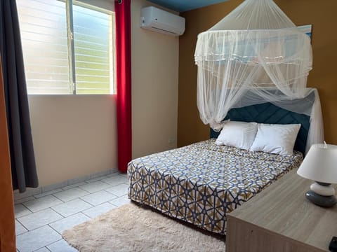Bed, Bedroom, air conditioner