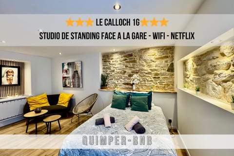 Bed, Living room, Photo of the whole room, Bedroom