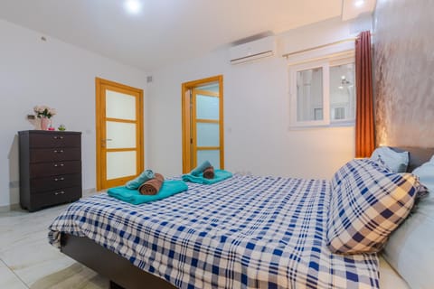 New Spacious Apartment 3 Bdr 2 Bth Bugibba 124 with View Apartment in Saint Paul's Bay