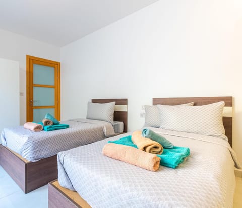 New Spacious Apartment 3 Bdr 2 Bth Bugibba 124 with View Apartment in Saint Paul's Bay