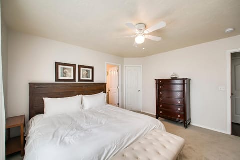 Bed, Bedroom