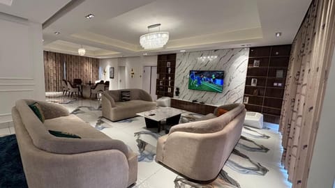 Communal lounge/ TV room, TV and multimedia, Living room, Seating area