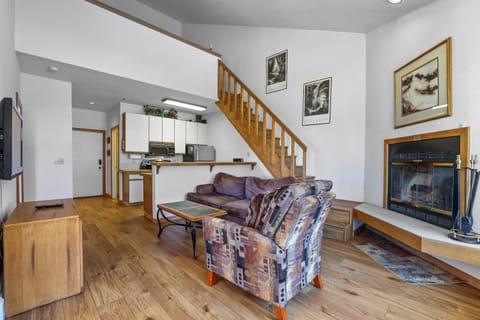 Sierra Cabin Condo – Sun Meadows 1 BedroomLoft condo Cabin in Kirkwood