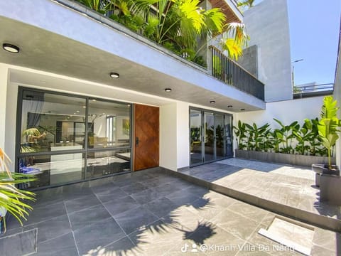 Property building, Day