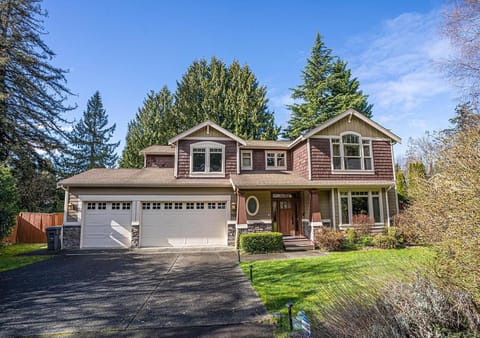Kirkland's Expansive Custom-Built Family Haven Near Juanita House in Kirkland