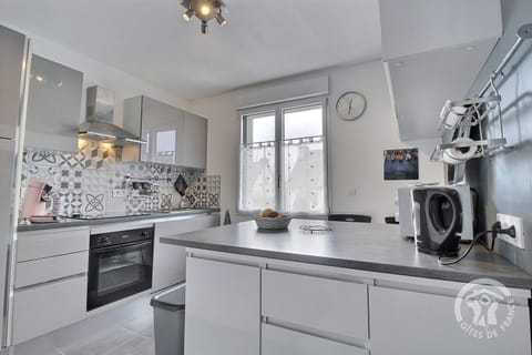 Kitchen or kitchenette, pet friendly