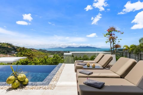 Seating area, Sea view, Swimming pool, sunbed