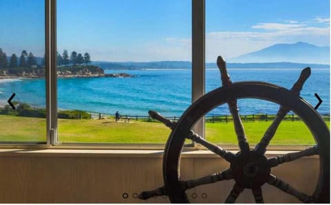 Mountain view, Sea view