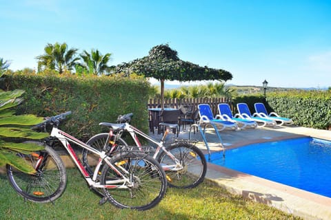 Patio, Spring, Day, Natural landscape, Garden, Cycling, Garden view, Pool view, Swimming pool, sunbed
