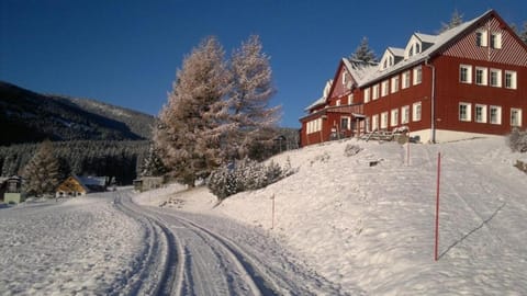 Neighbourhood, Winter