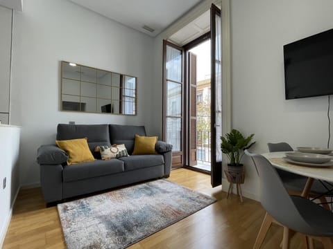 TV and multimedia, Living room, Lounge or bar