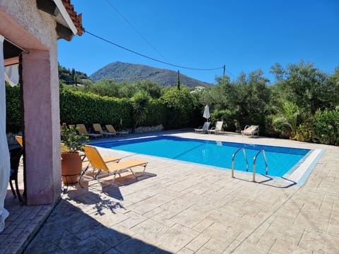 Patio, Day, Natural landscape, Balcony/Terrace, Mountain view, Pool view, Swimming pool, sunbed
