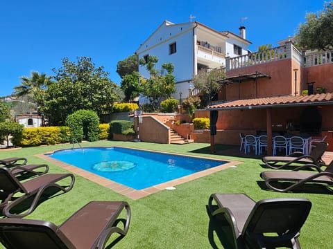 Garden, Garden view, Pool view, Swimming pool, sunbed