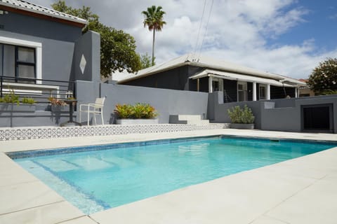 City Club On York Bed and Breakfast in Cape Town