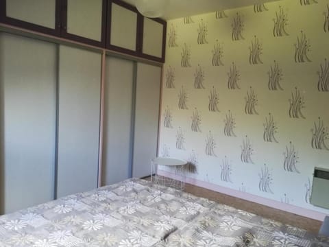 Bedroom, wardrobe