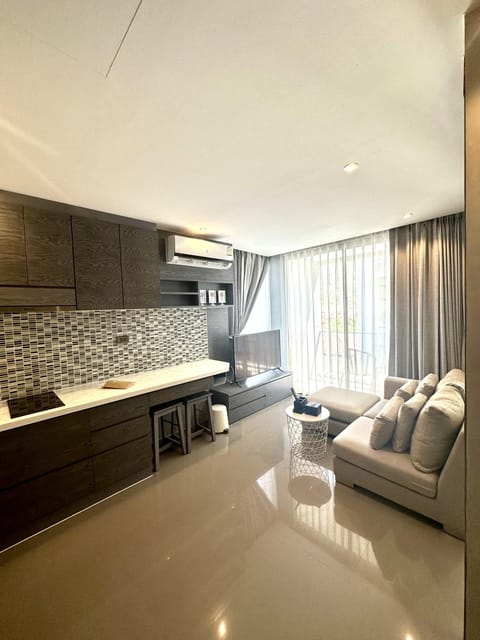 Kitchen or kitchenette, Seating area