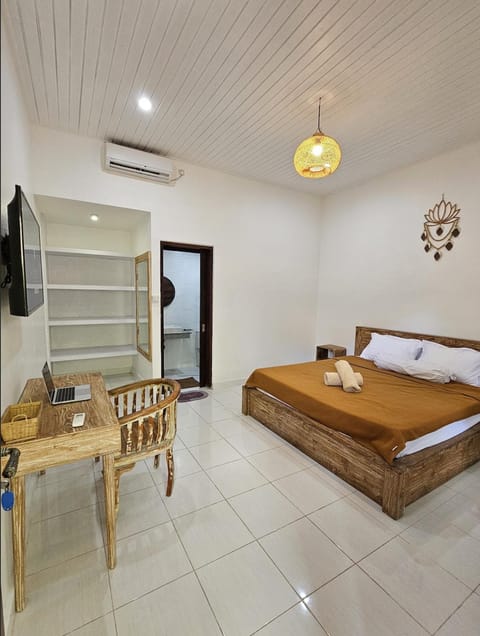 Bed, TV and multimedia, Photo of the whole room, Bedroom, air conditioner