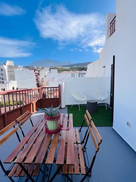 Patio, Day, Natural landscape, View (from property/room), Balcony/Terrace, Balcony/Terrace, Dining area, Mountain view