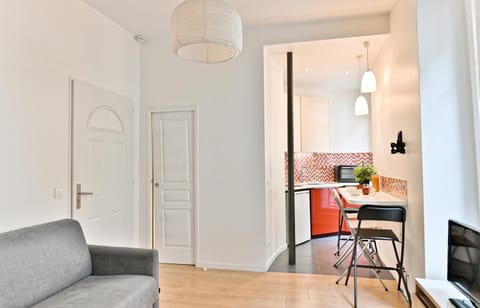 Kitchen or kitchenette, Living room