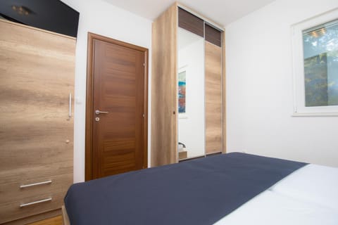 Bed, Bedroom, wardrobe