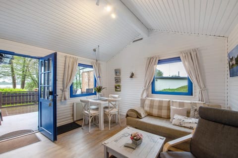 Ferienhaus 'am Seeufer' House in Waren