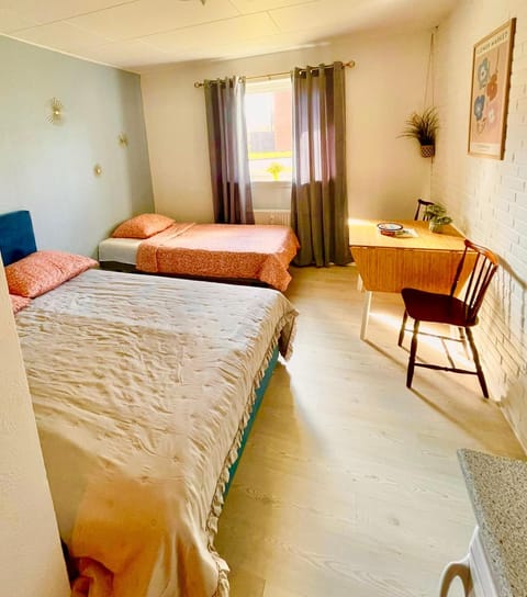 5 minute walk to LEGO HOUSE - Best location - Garden on site-n4 Apartment in Billund