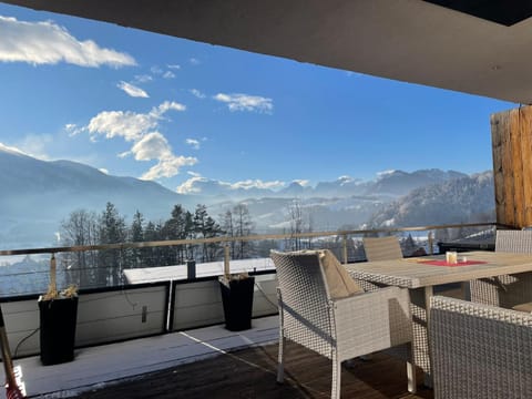 Natural landscape, View (from property/room), Balcony/Terrace, Seating area, Mountain view