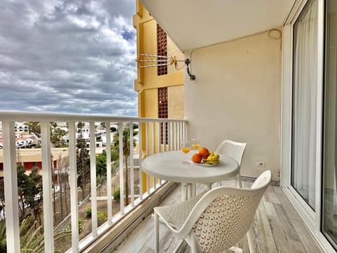 View (from property/room), Balcony/Terrace, Dining area