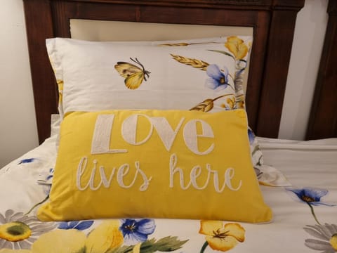 Bed, Text overlay