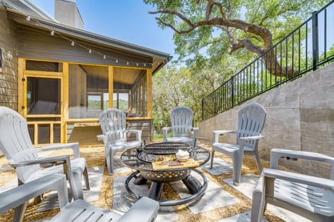 Waterfront Getaway on Lake Buchanan with Fire Pit! House in Rio Grande