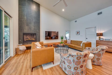 Waterfront Getaway on Lake Buchanan with Fire Pit! House in Rio Grande