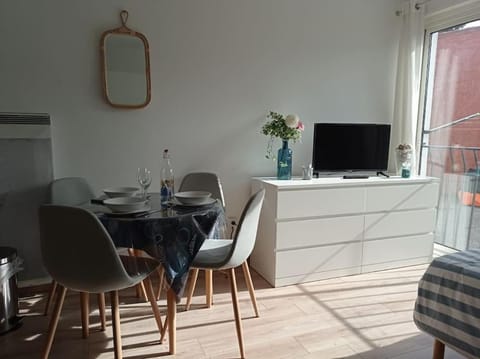 TV and multimedia, Dining area