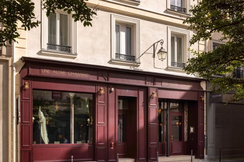 Facade/entrance, Decorative detail