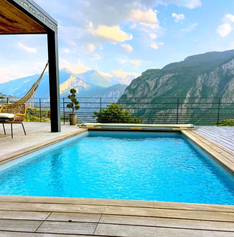 Day, Natural landscape, Mountain view, Pool view, Swimming pool, sunbed