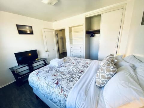 202 Spacious Hayward Entire 4BR SFH House in Hayward