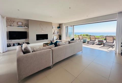 Shades of Blue Villa in Western Cape