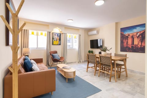 Communal lounge/ TV room, TV and multimedia, Seating area