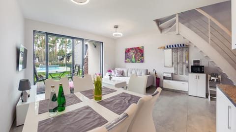 Prestige House Apartament - 2 sypialnie z ogródkiem i basenem Apartment in West Pomeranian Voivodeship, Poland