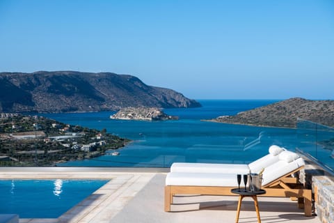 View (from property/room), Balcony/Terrace, Mountain view, Pool view, Sea view, Swimming pool, sunbed
