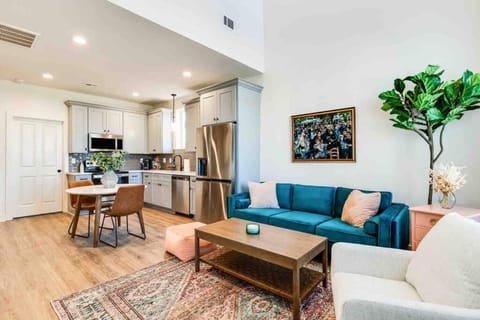 Kitchen or kitchenette, Living room, Seating area, Dining area, dishwasher, oven, stove
